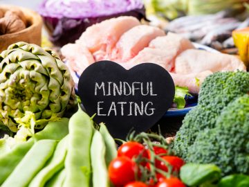 Atenção plena na alimentação: conheça o mindful eating